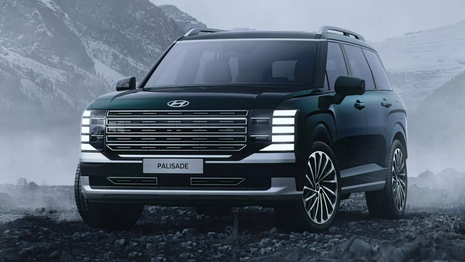 مدل 2025 Hyundai Palisade با طراحی مکعبی و تکنولوژی داخلی به‌روز رونمایی شد. تنها دو هفته پس از معرفی Ioniq 9 EV، هیوندای این هفته SUV نسل بعدی Palisade را در کره جنوبی به نمایش گذاشت. همان‌طور که انتظار می‌رفت، Palisade جدید به طراحی الهام‌گرفته از مدل‌های Range Rover و Cadillac شبیه است و پس از Santa Fe کوچک‌تر، به سمت ظاهری جدید رفته است. CAREXPRESS.IR